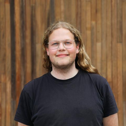 “Jeg ser Roskilde Festival som en hjørnesten i foreningen. Det er både en vigtig indkomst, men også et sted, hvor fællesskabet styrkes mellem både eksisterende medlemmer og potentielle nye medlemmer. Det skal vi udnytte, så indsatsen og fællesskabet strækker sig længere end festivaldagene”, siger Bo Sösemann. 