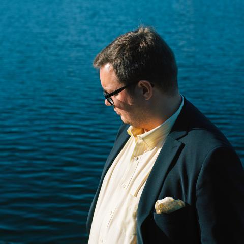 "Jeg vil til enhver tid slå et slag for, at man også modtager mennesker uden tidligere tilhørsforhold i mindretallet med åbne arme", siger Mirco Reimer-Elster.