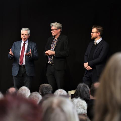 Grænseforeningen og Sydslesvigsk Forening (SSF) deltog på Historiske Dage 2023 med en debat om, hvordan grænselandets erfaringer kan bruges i Ukraine. Paneldeltagerne var SSF-generalsekretær Jens A. Christiansen (tv.) og Benny Engelbrecht (S) (th.), formand for Folketingets Sydslesvigudvalg.