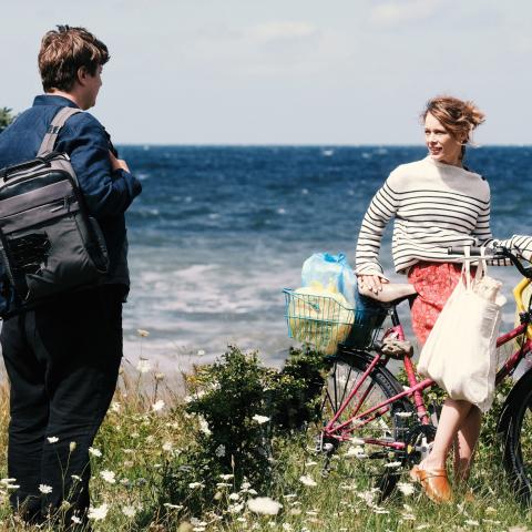 Skuespillerne Thomas Schubert og Paula Beer spiller hovedrollerne Leon og Nadja i Christian Petzolds 'Rød himmel'.