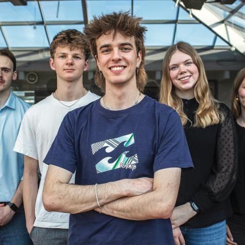 Ved kommunalvalget til november er Leif Curdes en af fem medlemmer fra det tyske mindretals ungdomsparti, der stiller op for moderpartiet Slesvigsk Parti. Dorthe Andresen, Niklas Nissen og Lauritz Kley stiller op i Aabenraa Kommune, mens Anna Lea Leth Schmidt forsøger i Haderslev Kommune. Dermed har ungdomspartiet repræsentanter opstillet i tre ud af de fire sønderjyske kommuner. Ved kommunalvalget til november er Leif Curdes en af fem medlemmer fra det tyske mindretals ungdomsparti, der stiller op for moderpartiet Slesvigsk Parti. Dorthe Andresen, Niklas Nissen og Lauritz Kley stiller op i Aabenraa Kommune, mens Anna Lea Leth Schmidt forsøger i Haderslev Kommune. Dermed har ungdomspartiet repræsentanter opstillet i tre ud af de fire sønderjyske kommuner.