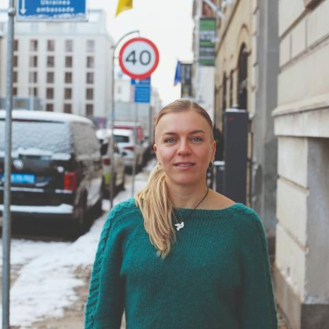 På en måde er der en parallel virkelighed i Ukraine, siger tidligere leder af det danskukrainske ungdomshus i Kyiv, Julie Arnfred Bojesen