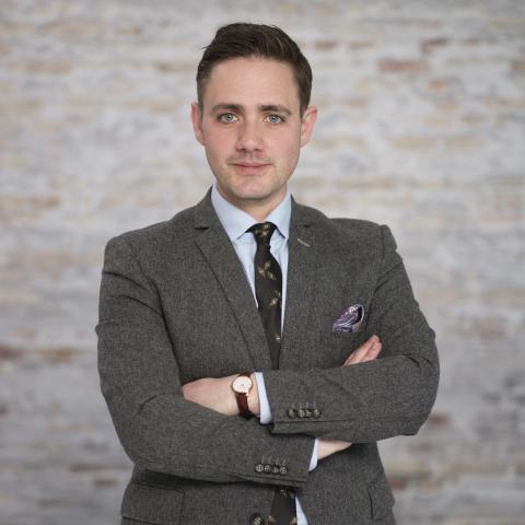 41-årige Christian Egander Skov er ny forstander på Jaruplund Højskole pr. 1. november 2026.