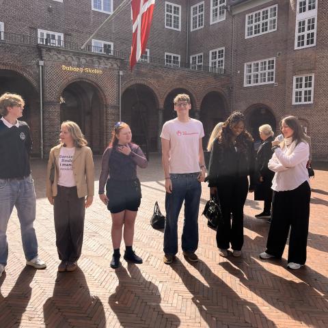 Tjalfe Bang, Victoria Linde, Emilie Lorenzen, Timmi Taajudeen og Annabel Pontoppidan er alle en del af Grænseforeningens Elevambassadører.