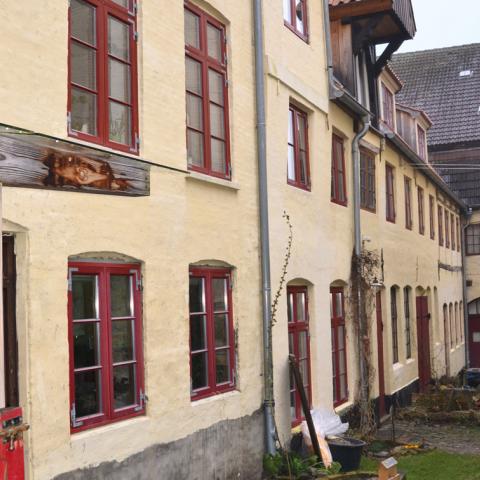 Projektet Mindretallenes Hus, der nu er opgivet, skulle efter planen have haft til huse i et pakhus i Nørregade i Flensborg, der ejes af Sydslesvigsk Forening. 