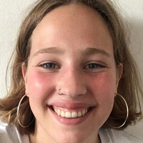 Jule Sösemann, der i sommer blev student fra Duborg-Skolen i Flensborg, mener ikke, man behøver vælge det tyske fra for at være en del af det danske mindretal i Sydslesvig.