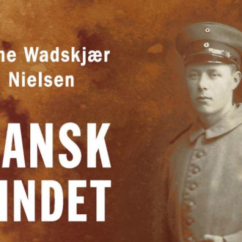 "Forfatteren Sune Wadskjær Nielsen har kunnet øse af mange forskellige kilder, han fører en letløbende pen, har sans for at skille det væsentlige fra det uvæsentlige og afbalancere det private og det almene", skriver René Rasmussen i sin anmeldelse af Sune Wadskjær Nielsens bog. 