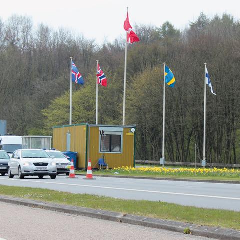 Grænsekontrol, som her ved Krusaa, er en urealistisk løsning på EU's udfordringer, som især har med de ydre grænser at gøre, mener grænseforsker Dorte Jagetic Andersen. 