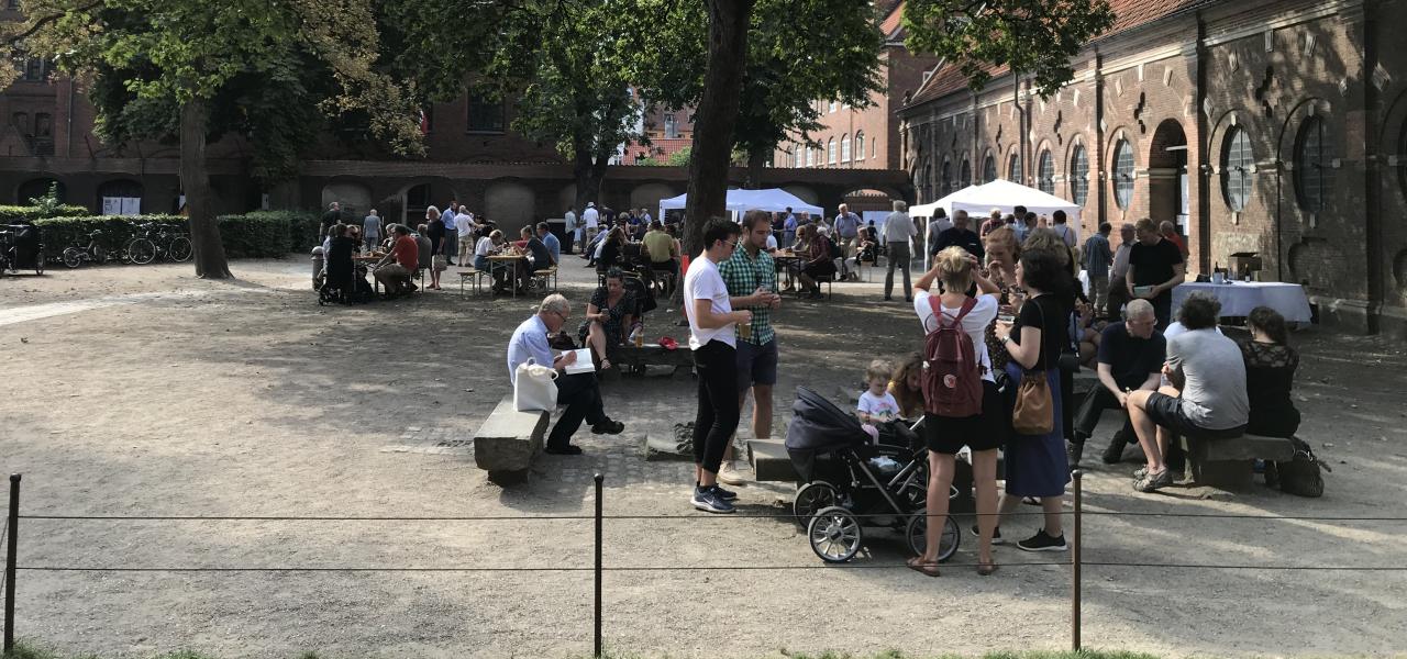 Dansk-tysk selskab fejrede sidst i august sit 50-års jubilæum ved den tyske Skt. Petri Kirke i København, hvor omkring 600 mennesker hørte foredrag og koncerter og kunne nyde tysk øl og mad i den store gård. 