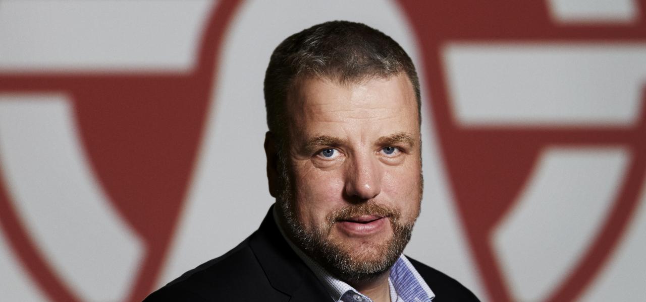 Axel Johnsen, ph.d., er afdelingschef i Viden & Samlinger, Museum Sønderjylland. Han er også forfatter til en række bøger, herunder 'Dannevirkemænd' og Ejderfolk. Den grænsepolitiske opposition 1920-1940'. 