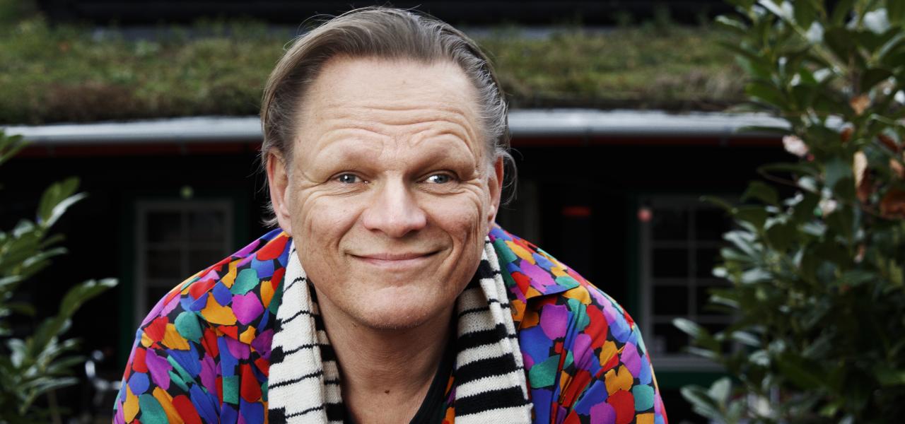 “Jeg glæder mig til Genforeningen med publikum!", skriver Sigurd Barrett i en kommentar.