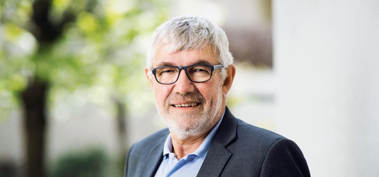 "Grænseforeningen vil være med til at bygge bro hen over grænsen", skriver Knud-Erik Therkelsen, generalsekretær i Grænseforeningen, i en kommentar. 