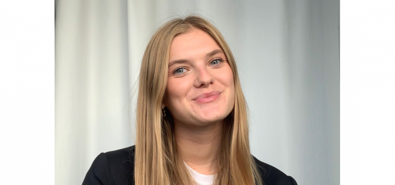 Mette Bjørck-Andersen, 23 år, tyskstuderende på Københavns Universitet, har været medlem af Grænseforeningen siden august 2020, har tidligere boet i München og Berlin.