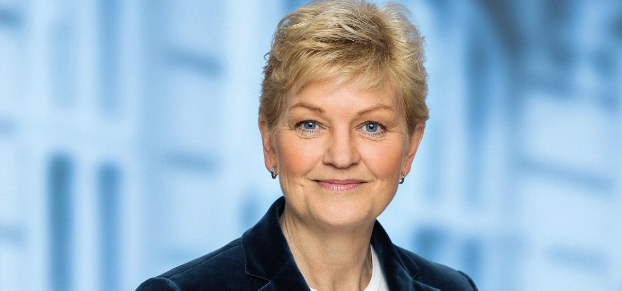 Eva Kjer Hansen, der er formand for Folketingets Europaudvalg, har skrevet til udenrigsminister Jeppe Kofod (S) sammen med ni andre folketingspolitikere for at få den danske regering til at rette henvendelse til EU-Kommissionen om det europæiske borgerinitiativ, Minority SafePack Initiative.