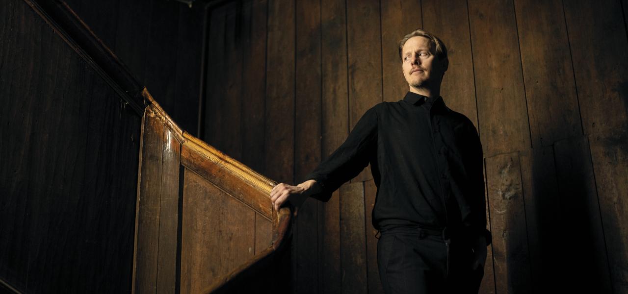 Thure Lindhardt fik vakt sin interesse for det tyske, da han efter Murens Fald i 1989 var på rejse i Østtyskland med sin far: “Der åbenbarede sig en rig kultur med stor filosofi, store tænkere og ikke mindst en fantastisk skuespiltradition”, siger han. 