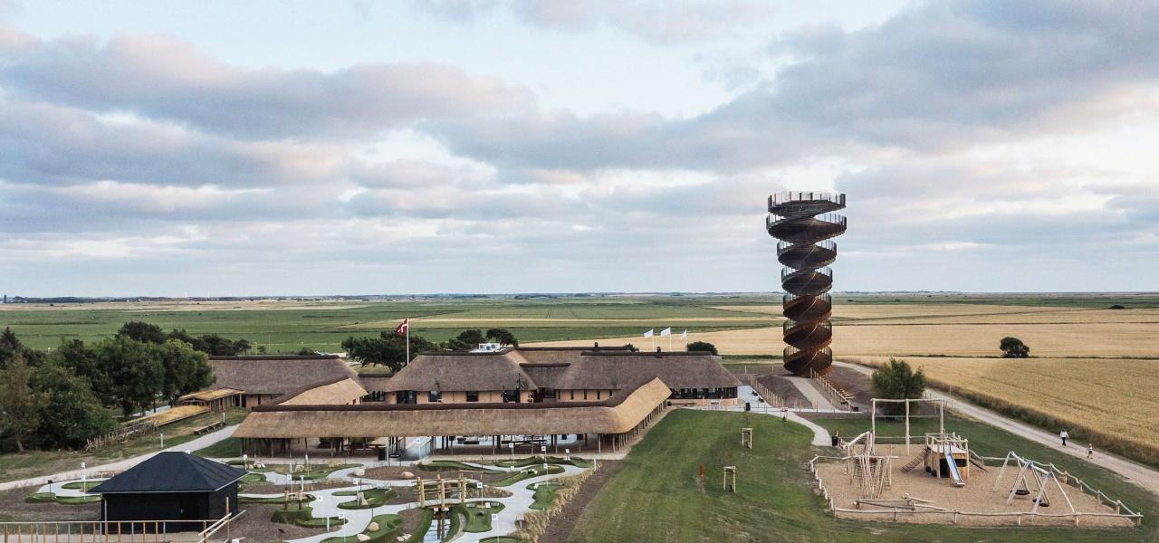 Marsktårnet er tegnet af den internationalt anerkendte tegnestue Bjarke Ingels Group. Marsktårnet åbnede for publikum den 22. juli. 