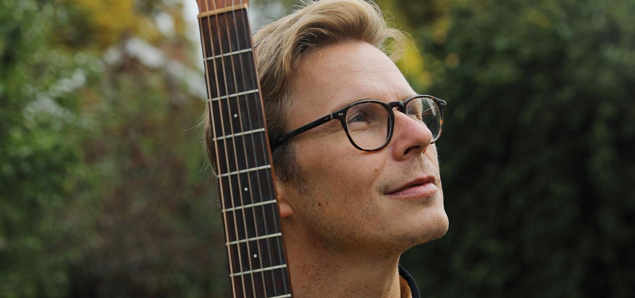 “Kresten Andresens breve er tidløse og rummer skarpe refleksioner, om hvad det vil sige at være ung og have håb og drømme for fremtiden”, siger Lars Malm, der fortolker brevene på 11 nye sange.