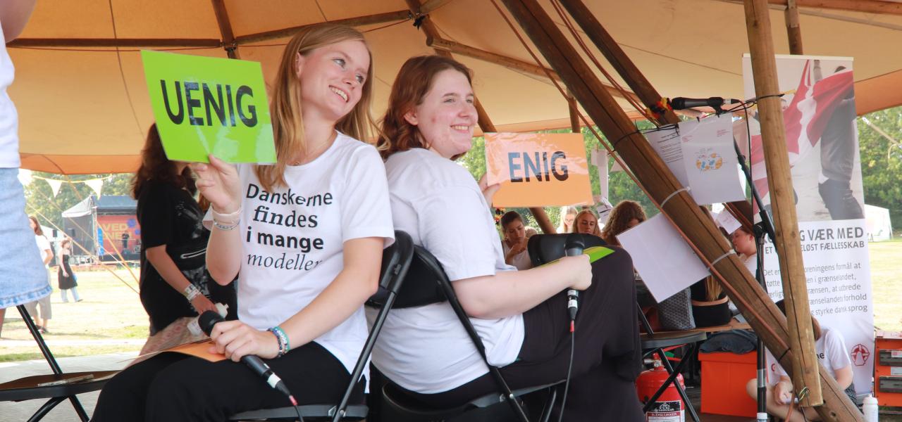 Johanne og Arwen går i gymnasiet på A.P. Møller Skolen i Slesvig, et af to danske gymnasier i Sydslesvig.