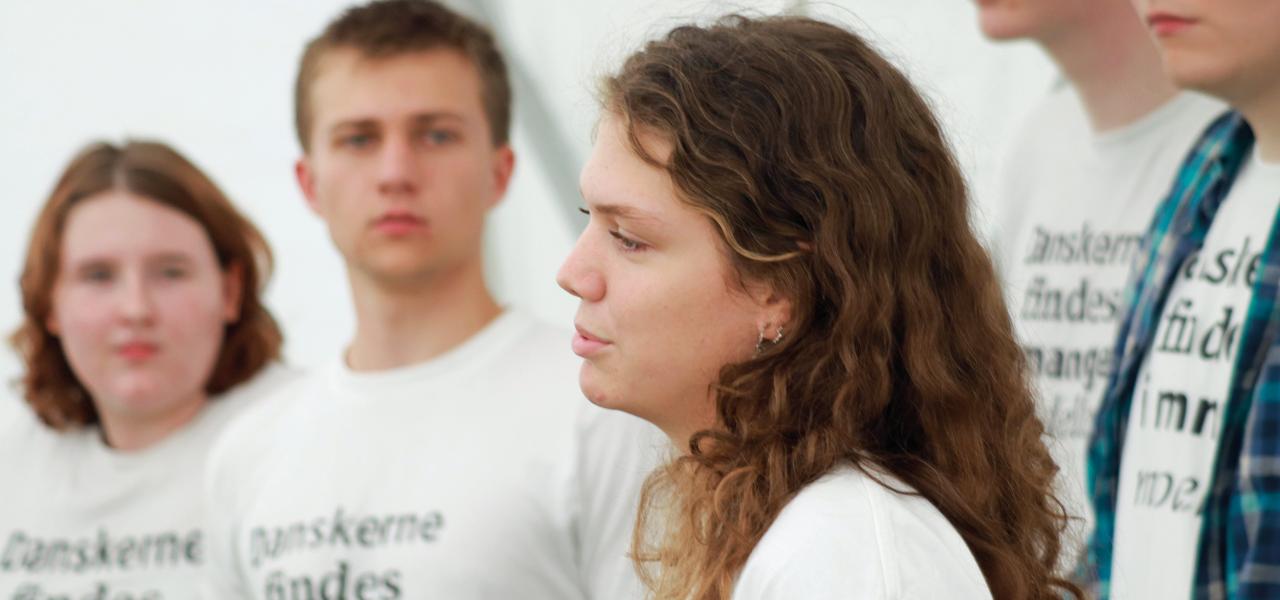 Elevambassadørerne Karen og Bjarne fortalte deres historier.