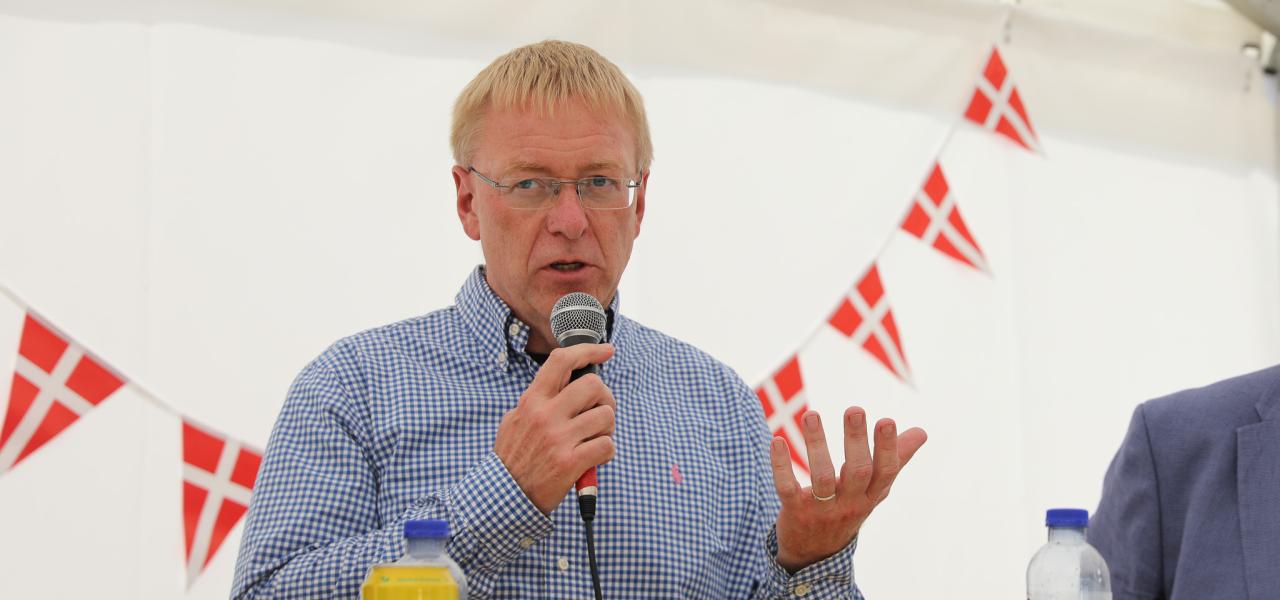 Jørgen Kühl er fhv. rektor for A.P. Møller Skolen og honorar-professor ved Europa-Universität Flensburg.