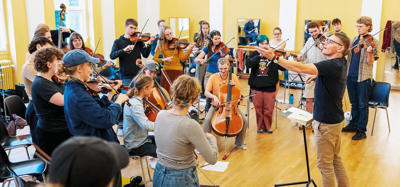 Harald Haugaard dirigerer folkBALTICA