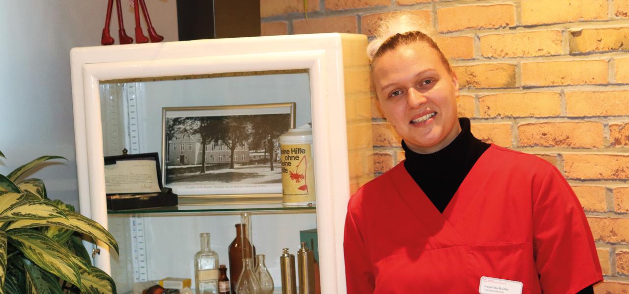 Den danske sygeplejestuderende Frederikke Munthe fra professionshøjskolen Absalon i Roskilde har været i praktik i den Dansk Sundhedstjeneste for Sydslesvig, hvor hun har fået et indtryk af både forskellen på Danmark og Tyskland og af det danske mindretal i Sydslesvig.