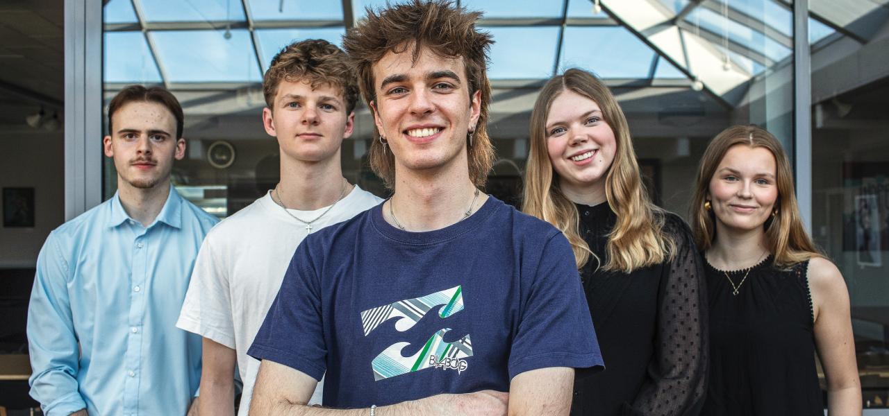 Ved kommunalvalget til november er Leif Curdes en af fem medlemmer fra det tyske mindretals ungdomsparti, der stiller op for moderpartiet Slesvigsk Parti. Dorthe Andresen, Niklas Nissen og Lauritz Kley stiller op i Aabenraa Kommune, mens Anna Lea Leth Schmidt forsøger i Haderslev Kommune. Dermed har ungdomspartiet repræsentanter opstillet i tre ud af de fire sønderjyske kommuner.