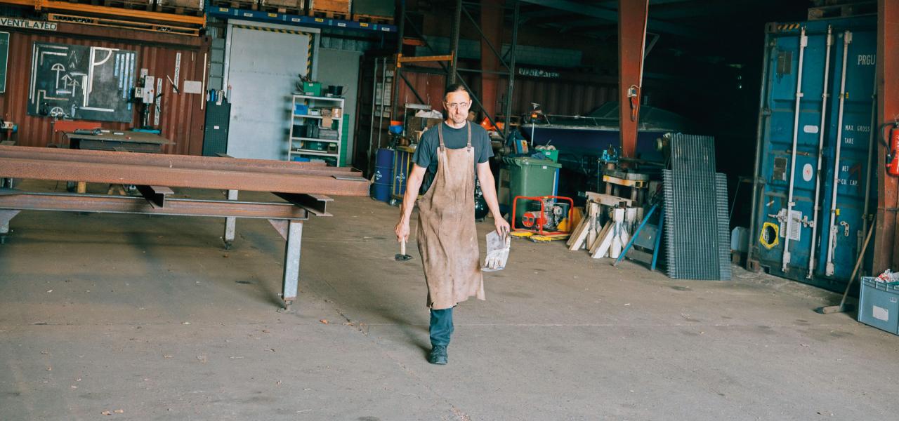 “Enten gør jeg tingene fornuftigt eller også lader jeg være. For mig findes der ikke noget midt i mellem", siger smed André Lambertsen.