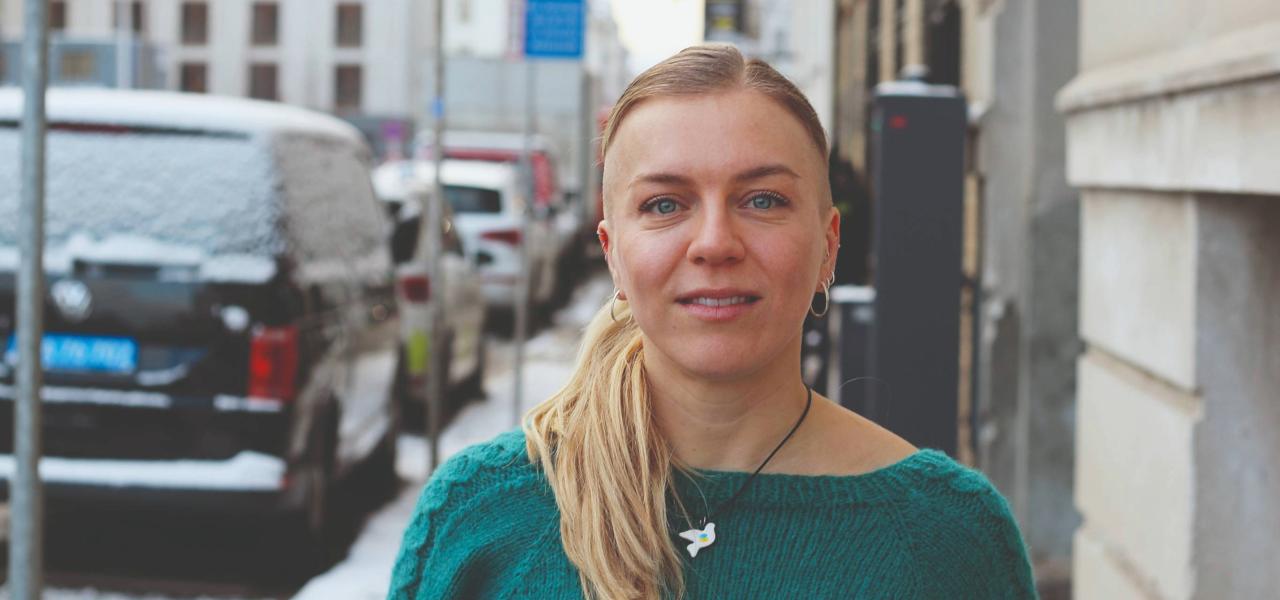 På en måde er der en parallel virkelighed i Ukraine, siger tidligere leder af det danskukrainske ungdomshus i Kyiv, Julie Arnfred Bojesen