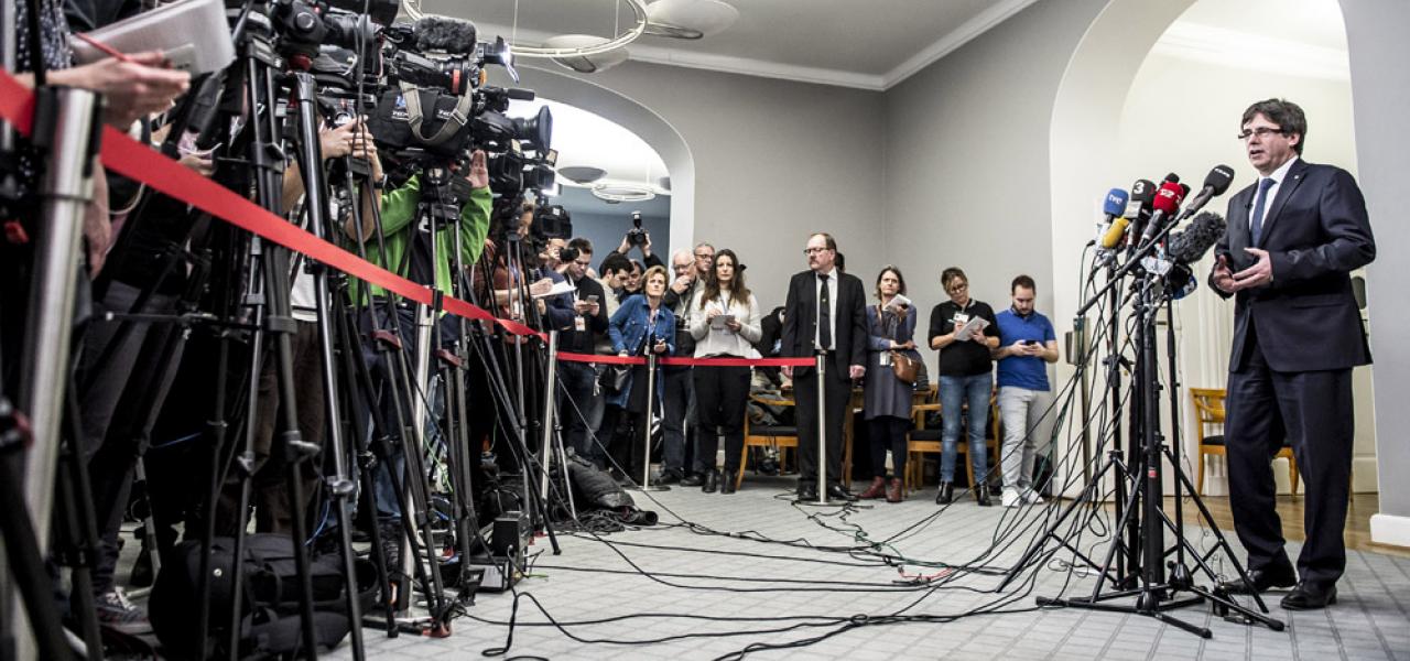 Kan denne mand udløse en dominoeffekt i Europa? Den catalonske præsident Carles Puigdemont under et pressemøde på Christiansborg efter sit besøg i København i januar 2018. Europa-ekspert Uffe Østergaard mener, at den catalonske separatisme vil forværre forholdet mellem nationale mindretal og EU.