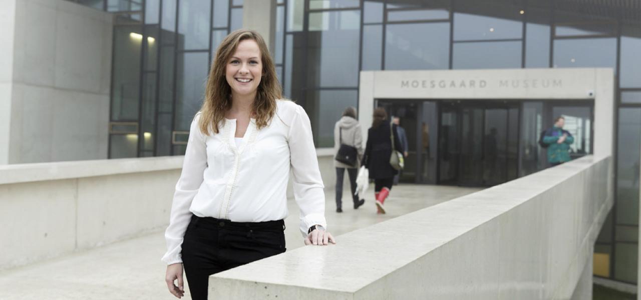 Jeanette Varberg, der er museumsinspektør på Moesgaard Museum, sætter nutidens folkevandringer i perspektiv i sin nye bog "Mennesket har altid vandret". 