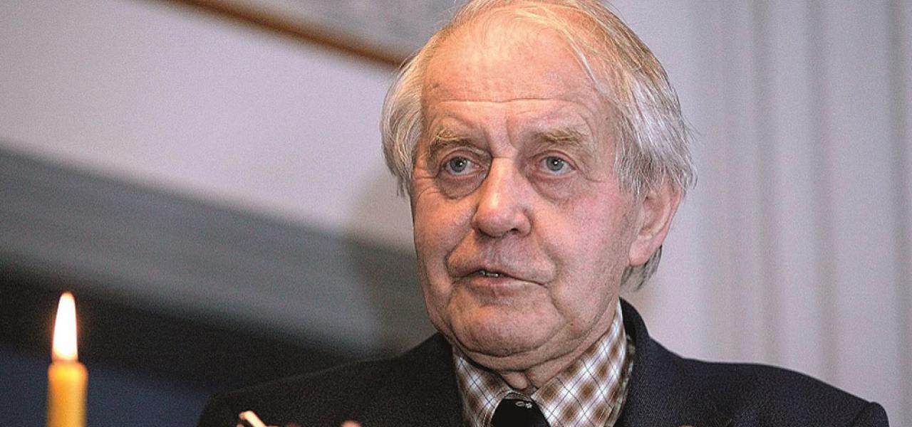 Karl Otto Meyer døde 7. februar 2016. 