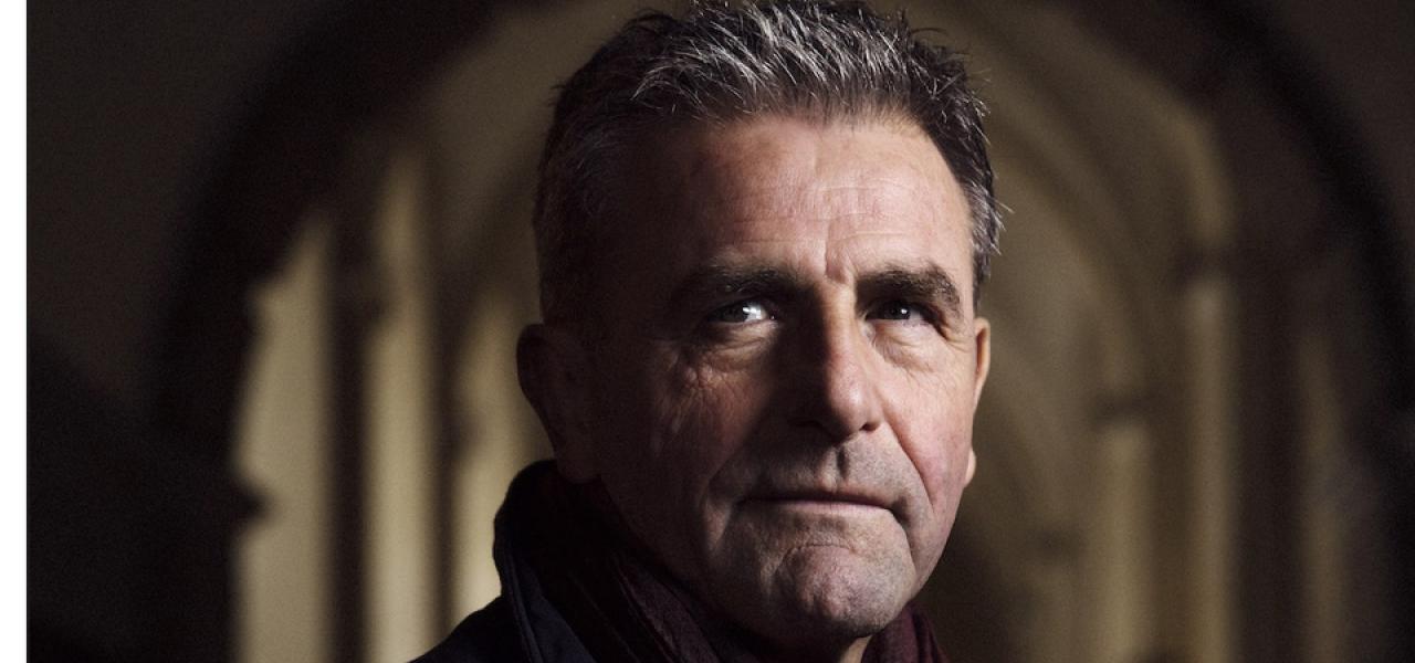 "Det Nye Testamente er en appel til os om at have et menneskeligt beredskab over for næsten", siger Jens Christian Grøndahl. 