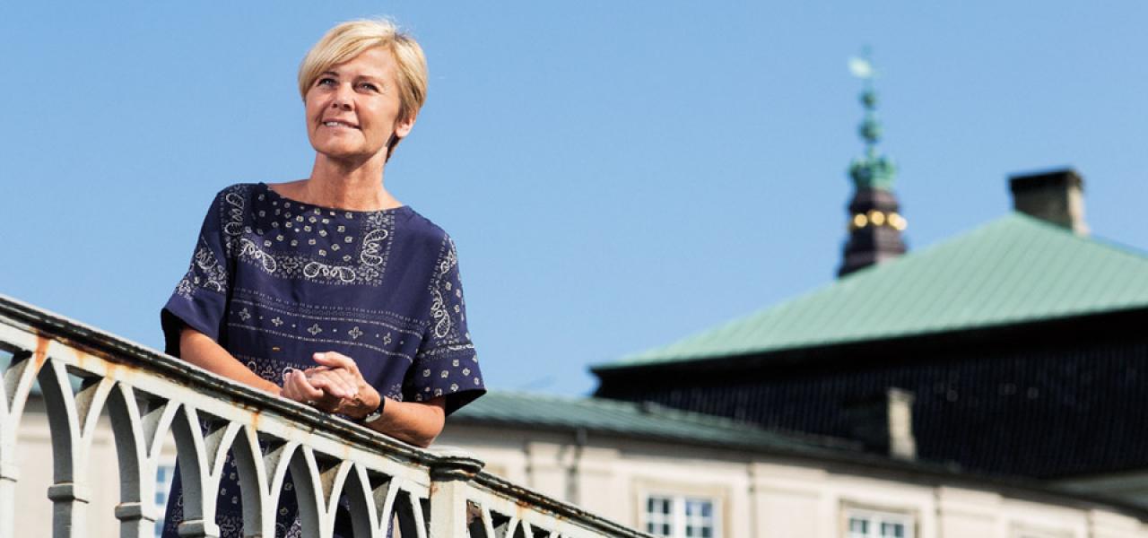 "Hvis ikke det danske mindretal sørger for, at det danske sprog bliver bevaret, vil der ikke blive ved med at være et dansk mindretal", siger den nye kulturminister Mette Bock (LA), der har overtaget ministeransvaret for det danske mindretal i Sydslesvig og det tyske mindretal i Sønderjylland, der tidligere har ligget hos Undervisningsministeriet. "Hvis ikke det danske mindretal sørger for, at det danske sprog bliver bevaret, vil der ikke blive ved med at være et dansk mindretal", siger den nye kulturminister Mette Bock (LA), der har overtaget ministeransvaret for det danske mindretal i Sydslesvig og det tyske mindretal i Sønderjylland, der tidligere har ligget hos Undervisningsministeriet.