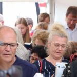 Sang forener, bl.a. på Folkemødet på Bornholm, hvor der hvert år er fællessang i Grænseforeningens telt, Sydslesvigteltet. På billedet synges der, før der bydes på sønderjysk kaffebord ved Folkemødet i 2019. 