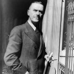 Thomas Mann (1875-1955) var født i Lübeck og regnes for en af det 20. århundredes største romanforfattere, tildelt Nobelprisen i litteratur i 1929. Han skrev bl.a. ‘Buddenbrooks’ (1901), ‘Josef og hans brødre’ (1933-43) og ‘Doktor Faustus’ (1947). Thomas Mann (1875-1955) var født i Lübeck og regnes for en af det 20. århundredes største romanforfattere, tildelt Nobelprisen i litteratur i 1929. Han skrev bl.a. ‘Buddenbrooks’ (1901), ‘Josef og hans brødre’ (1933-43) og ‘Doktor Faustus’ (1947).