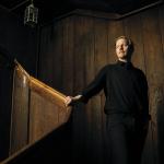 Thure Lindhardt fik vakt sin interesse for det tyske, da han efter Murens Fald i 1989 var på rejse i Østtyskland med sin far: “Der åbenbarede sig en rig kultur med stor filosofi, store tænkere og ikke mindst en fantastisk skuespiltradition”, siger han. 