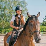 Naja Duelund fik en ny veninde, som deler interessen for hesten og hestens pleje.