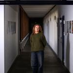 Hannah Sølbeck Fink har på det tyske gymnasium i Aabenraa flere venner, der har gået i grundskolen i Tyskland. Hun forstår på dem, at der er mere udenadslære og mindre frihed i undervisningen end i Danmark. Hun er desuden en del af Grænseforeningens elevambassadørkorps.