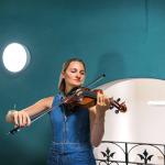 Elena Herrmann skiftede fra klassisk violin til folk
