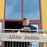 “Når vi taler om det nære samarbejde på tværs af den dansk-tyske grænse og kigger lokalpolitisk på det, så er der en stor vilje til at ville samarbejde og hjælpe hinanden. Og det er skønt at mærke. Det må vi ikke tage for givet", siger Gitte Bønning Kristensen, skoleleder, Læk Danske Skole, Sydslesvig, barchef, Little Dublin, Sønderjylland.