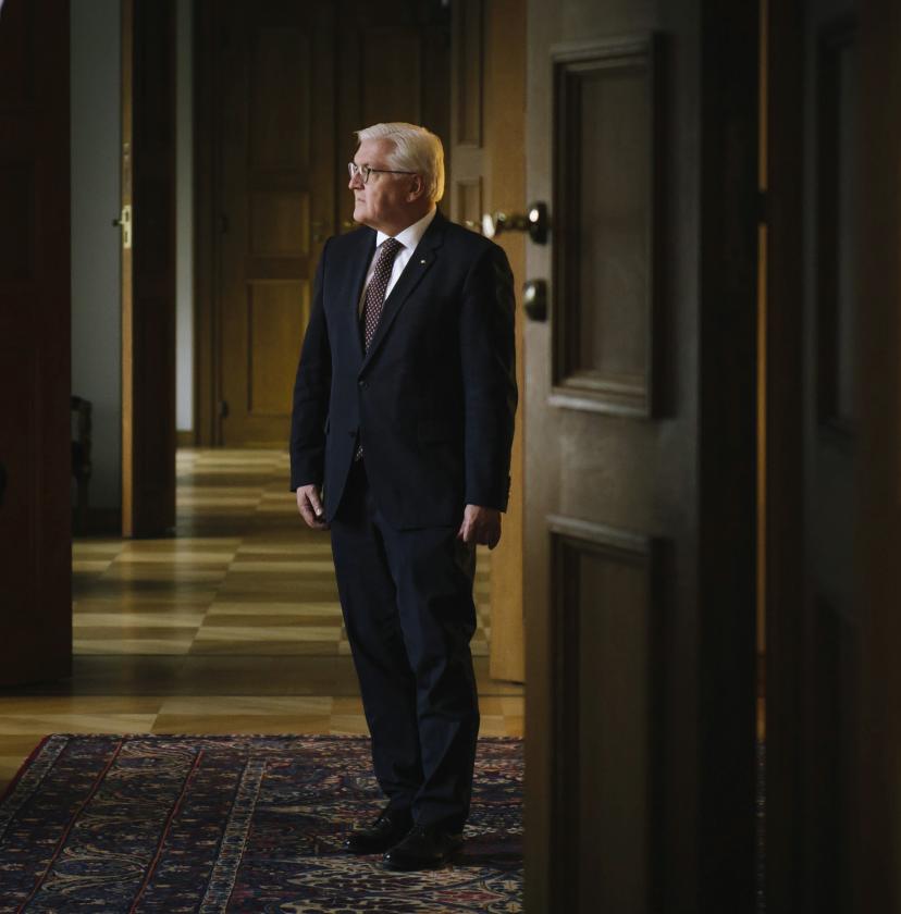 Frank-Walter Steinmeier fotograferet i Schloss Bellevue, Berlin – forbundspræsidentens residens.