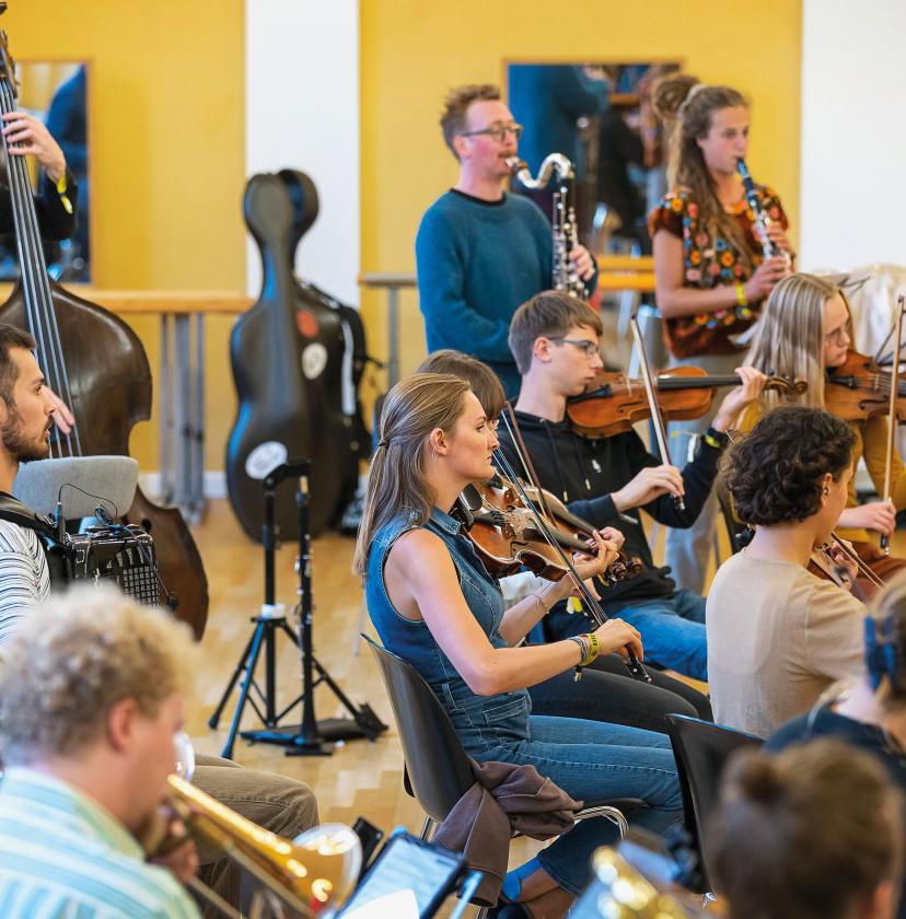 folkBALTICA Festival leverer på 19. år samarbejde, kunst og venskab på tværs af den dansk-tyske grænse. folkBALTICA Ensemblet bidrager også til grænselandets 50 år gamle, musikalske kulturmanifestation med talent og perspektiv på grænselandets traditioner.